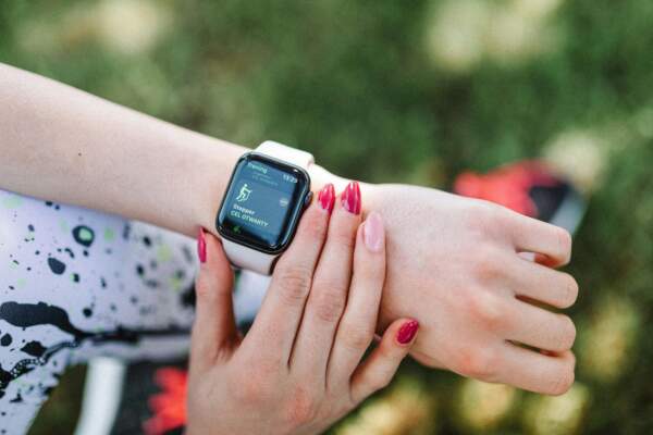 AI Health Trackers: Can AI Help You Live Longer & Healthier? 7 AI health trackers