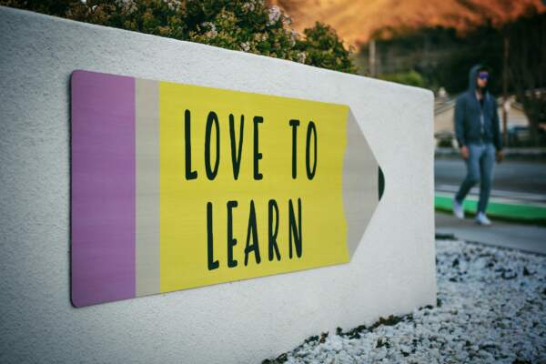 Best AI-Powered Language Learning Apps: Learn Faster & Easier 4 AI-Powered Language Apps Better Than Traditional Learning Methods